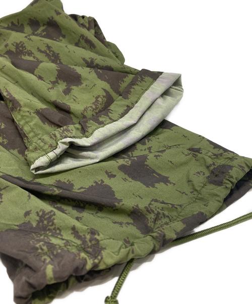 BEAMS PLUS（ビームスプラス）BEAMS PLUS (ビームスプラス) ミル オーバー パンツ ナイロン カモ プリント カーキ サイズ:Mの古着・服飾アイテム