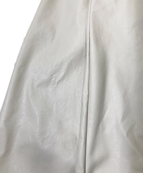 ETRE TOKYO（エトレトウキョウ）ETRE TOKYO (エトレトウキョウ) ライトフェイクレザーワイドパンツ ベージュ サイズ:Ｍの古着・服飾アイテム