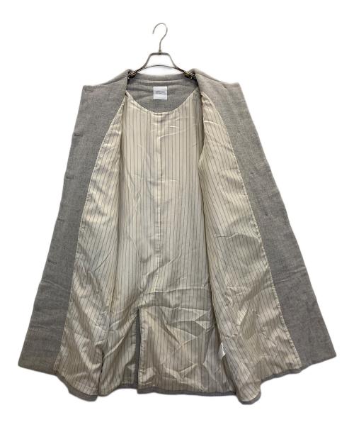 kurashi&trips publishing（クラシアンドトリップス パブリッシング）KURASHI&Trips PUBLISHING (クラシアンドトリップス パブリッシング) ノーカラーコート グレー サイズ:FREEの古着・服飾アイテム