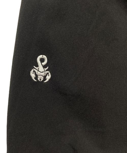 SOPHNET.（ソフネット）SOPHNET. (ソフネット) MARMOT (マーモット) TRACK PANTS スコーピオン刺繍 ナイロン トラック パンツ ブラック サイズ:Mの古着・服飾アイテム