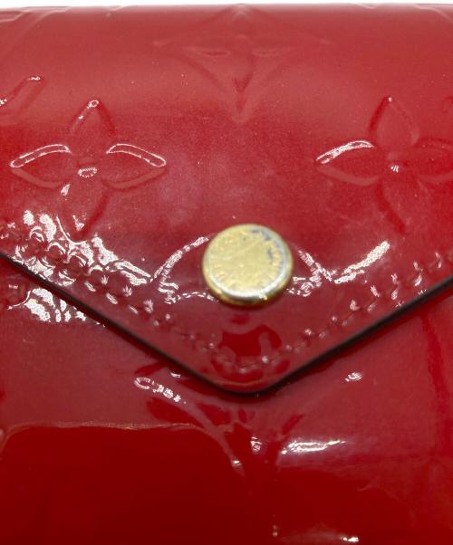 LOUIS VUITTON（ルイ ヴィトン）LOUIS VUITTON (ルイ ヴィトン) ヴェルニ ポルトフォイユ ヴィクトリーヌ 3つ折り財布　コンパクトウォレット レッドの古着・服飾アイテム