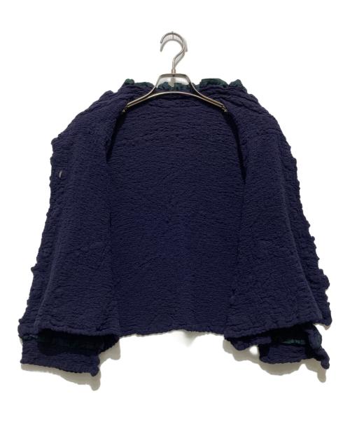 me ISSEY MIYAKE（ミーイッセイ ミヤケ）me ISSEY MIYAKE (ミーイッセイ ミヤケ) スタンドカラーカリフラワージャケット ネイビー サイズ:FREEの古着・服飾アイテム