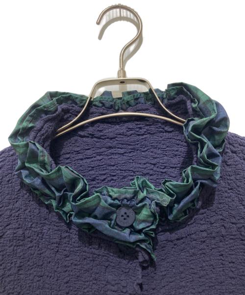 me ISSEY MIYAKE（ミーイッセイ ミヤケ）me ISSEY MIYAKE (ミーイッセイ ミヤケ) スタンドカラーカリフラワージャケット ネイビー サイズ:FREEの古着・服飾アイテム