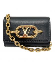 LOUIS VUITTON（ルイ ヴィトン）の古着「ビジュー サック イヤホン ホルダー LV リンク」｜ブラック