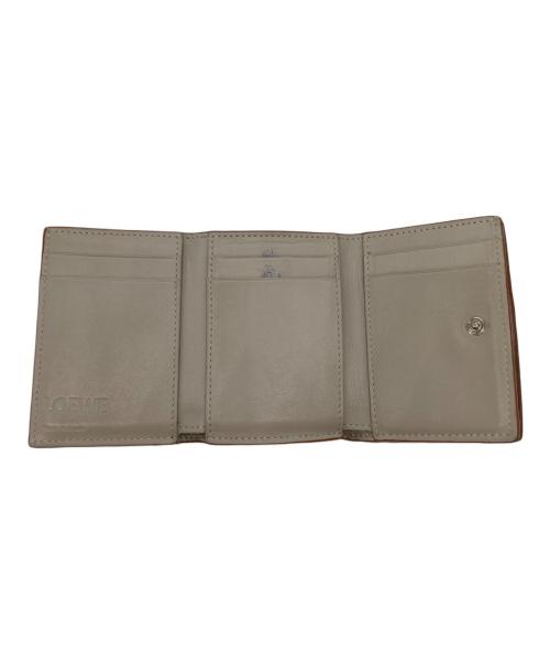 LOEWE（ロエベ）LOEWE (ロエベ) トライフォールドウォレット ベージュ サイズ:実寸サイズをご参照ください。の古着・服飾アイテム
