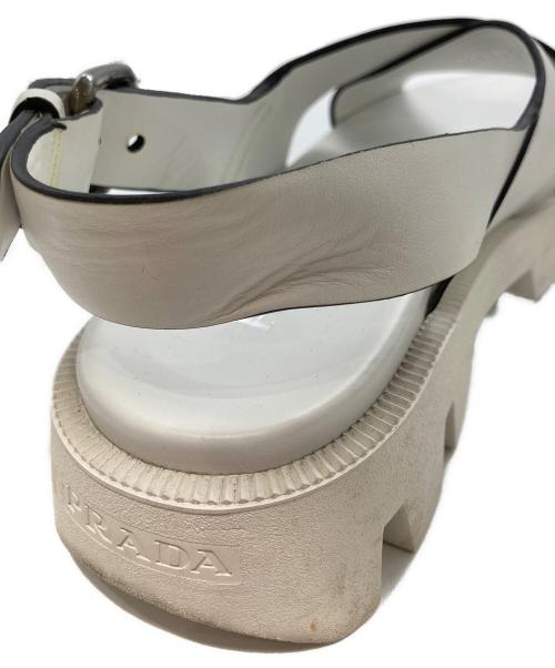PRADA（プラダ）PRADA (プラダ) レザーストラップサンダル ホワイト サイズ:37 1/2の古着・服飾アイテム