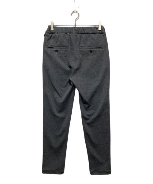 wjk（ダブルジェイケー）wjk (ダブルジェイケー) smart pin-tuck slacks グレー サイズ:Mの古着・服飾アイテム