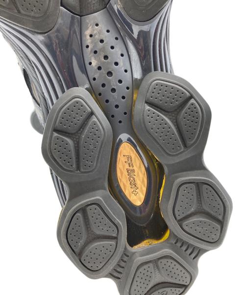 asics（アシックス）asics (アシックス) GEL-KINETIC FLUENT ブラック×ゴールド サイズ:27.5の古着・服飾アイテム