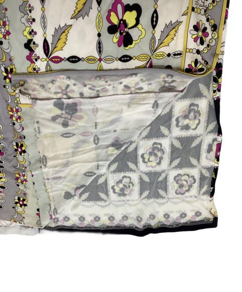 Emilio Pucci（エミリオ プッチ）Emilio Pucci (エミリオ プッチ) レーヨン総柄ワンピース ホワイト×ブラック サイズ:38の古着・服飾アイテム