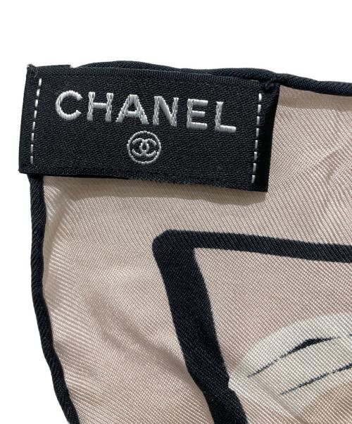 CHANEL（シャネル）CHANEL (シャネル) ブックシェルフモチーフ シルク ツイルスカーフ ピンク サイズ:91.5cm×91.5cmの古着・服飾アイテム