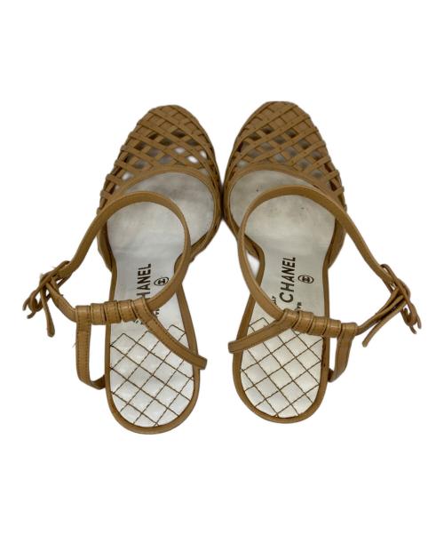 CHANEL（シャネル）CHANEL (シャネル) メッシュレザーココマークストラップサンダル ベージュ サイズ:36 1/2の古着・服飾アイテム