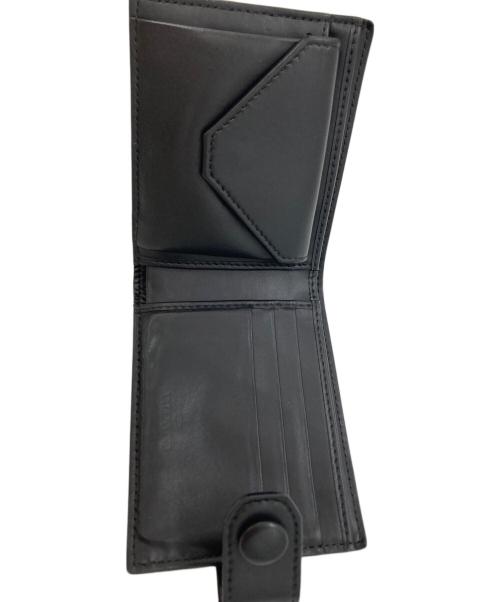 VALENTINO GARAVANI（ヴァレンティノ・ガラヴァーニ）VALENTINO GARAVANI (ヴァレンティノ・ガラヴァーニ) ネックストラップ付2つ折り財布 ブラックの古着・服飾アイテム