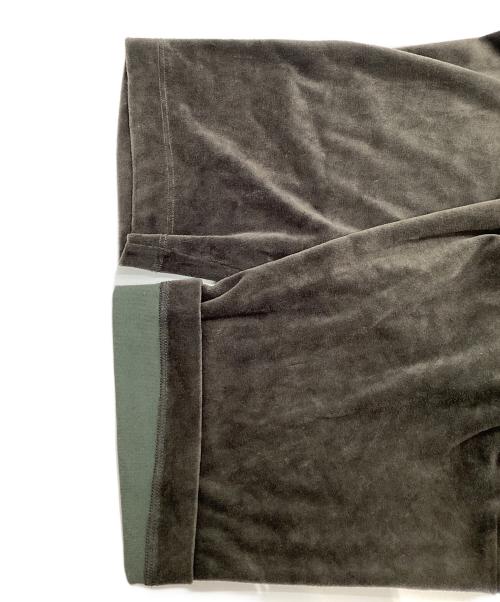 MAATEE&SONS（マーティーアンドサンズ）MAATEE&SONS (マーティーアンドサンズ) SUVIN VELOUR SKIPPER ベロア スキッパー 半袖シャツ オリーブ サイズ:4の古着・服飾アイテム