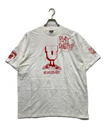 stussy×UNDEFEATED（ステューシー×アンディフィーテッド）の古着「イニシャルプリントTシャツ」｜ホワイト