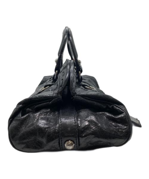 DOLCE & GABBANA（ドルチェ＆ガッバーナ）DOLCE & GABBANA (ドルチェ＆ガッバーナ) プレートチャーム付ハンドバッグ ブラックの古着・服飾アイテム