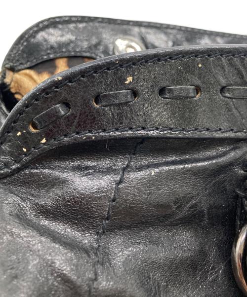 DOLCE & GABBANA（ドルチェ＆ガッバーナ）DOLCE & GABBANA (ドルチェ＆ガッバーナ) プレートチャーム付ハンドバッグ ブラックの古着・服飾アイテム