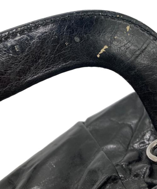 DOLCE & GABBANA（ドルチェ＆ガッバーナ）DOLCE & GABBANA (ドルチェ＆ガッバーナ) プレートチャーム付ハンドバッグ ブラックの古着・服飾アイテム