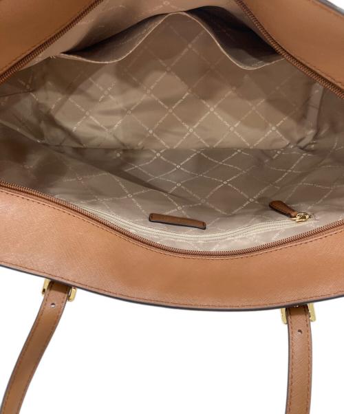 MICHAEL KORS（マイケル・コース）MICHAEL KORS (マイケルコース) GILLY LG DRWSTG TRVL TOTE / ギリーLGトラベルトートバッグ ブラウン×ホワイトの古着・服飾アイテム