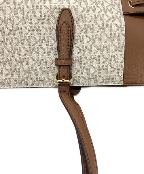 MICHAEL KORS（マイケル・コース）MICHAEL KORS (マイケルコース) GILLY LG DRWSTG TRVL TOTE / ギリーLGトラベルトートバッグ ブラウン×ホワイトの古着・服飾アイテム