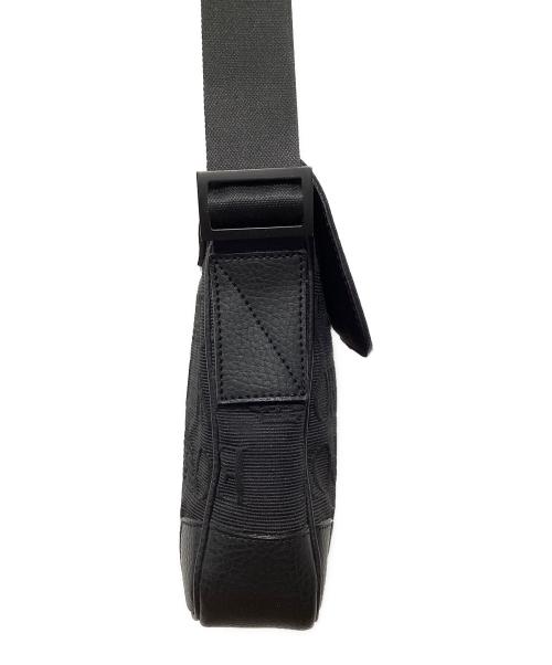 EMPORIO ARMANI（エンポリオ アルマーニ）EMPORIO ARMANI (エンポリオ アルマーニ) テスートマクロロゴショルダーバッグ ブラックの古着・服飾アイテム