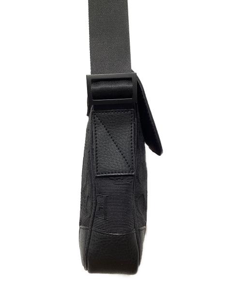 EMPORIO ARMANI（エンポリオ アルマーニ）EMPORIO ARMANI (エンポリオ アルマーニ) テスートマクロロゴショルダーバッグ ブラックの古着・服飾アイテム