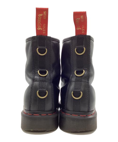 Dr.Martens（ドクターマーチン）Dr.Martens (ドクターマーチン) YEAR OF THE RABBIT8ホールブーツ ブラック サイズ:UK8の古着・服飾アイテム