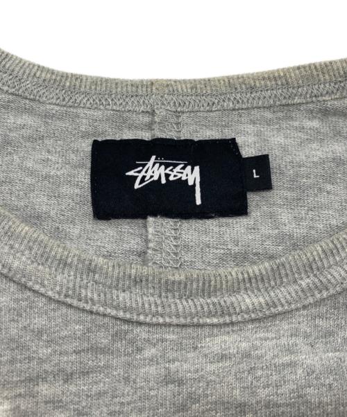 stussy（ステューシー）stussy (ステューシー) ナンバリングロゴ半袖カットソー グレー サイズ:Ｌの古着・服飾アイテム