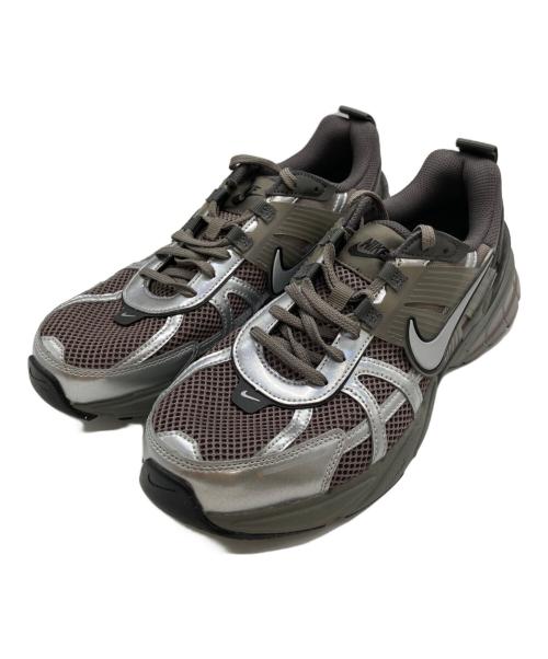 NIKE（ナイキ）NIKE (ナイキ) V2K RUN / V2K ラン / ローカットスニーカー グレー サイズ:27.5cmの古着・服飾アイテム