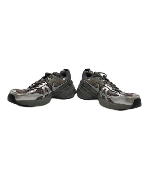 NIKE（ナイキ）NIKE (ナイキ) V2K RUN / V2K ラン / ローカットスニーカー グレー サイズ:27.5cmの古着・服飾アイテム