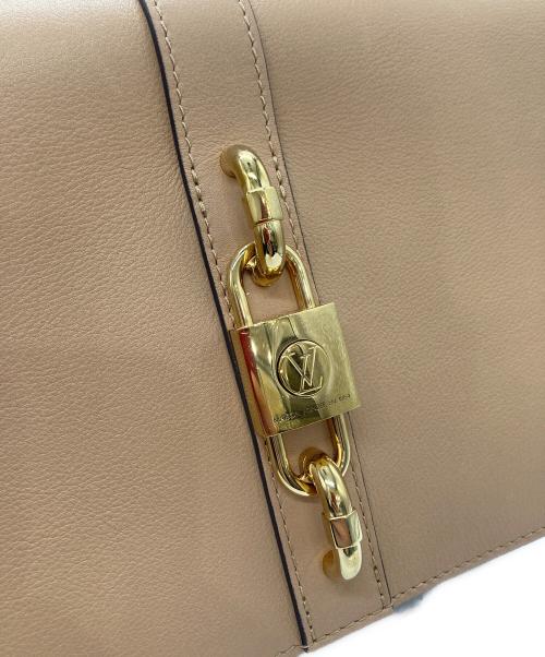 LOUIS VUITTON（ルイ ヴィトン）LOUIS VUITTON (ルイ ヴィトン) ランデブー　チェーンショルダーバッグ ベージュの古着・服飾アイテム