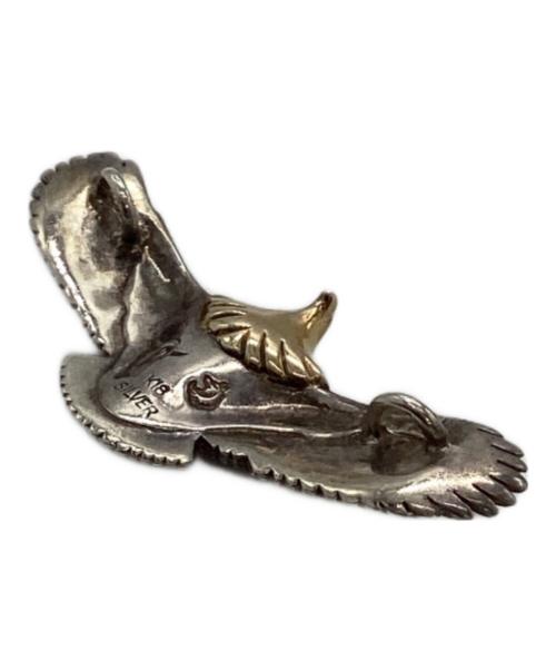 Tady & King（タディアンドキング）Tady & King (タディアンドキング) 頭金ベビーイーグルペンダントトップ シルバー×ゴールドの古着・服飾アイテム