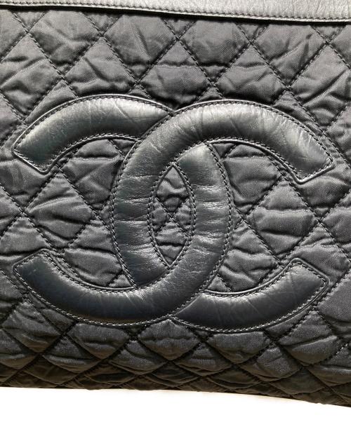 CHANEL（シャネル）CHANEL (シャネル) パリニューヨークライン キルティング ココマーク  ボストンバッグ ブラックの古着・服飾アイテム
