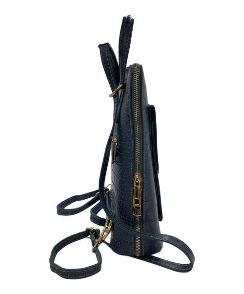 tinta（ティンタ）tinta (ティンタ) レザー型押しリュック ブルーの古着・服飾アイテム