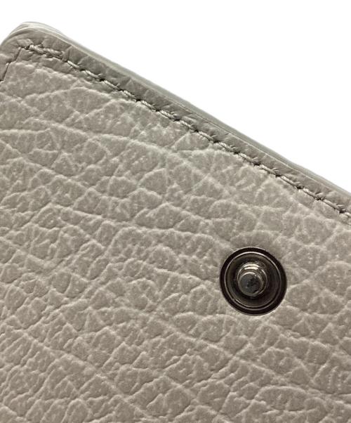 Maison Margiela（メゾンマルジェラ）Maison Margiela (メゾンマルジェラ) 4ステッチカーフ三つ折り財布 ホワイトの古着・服飾アイテム