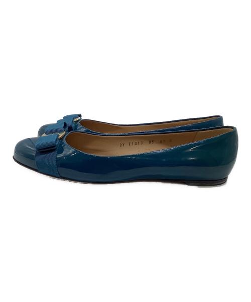 Salvatore Ferragamo（サルヴァトーレ フェラガモ）Salvatore Ferragamo (サルヴァトーレ フェラガモ) バラリボンパンプス グリーン サイズ:8 1/2の古着・服飾アイテム