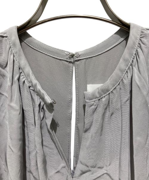 HER LIP TO（ハーリップトゥ）HER LIP TO (ハーリップトゥ) Fountain Lace Up Bow Dress ライトグレー サイズ:M 未使用品の古着・服飾アイテム