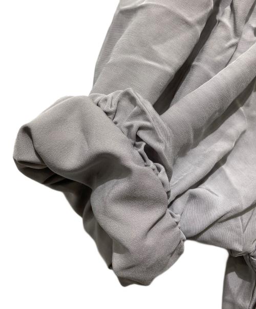 HER LIP TO（ハーリップトゥ）HER LIP TO (ハーリップトゥ) Fountain Lace Up Bow Dress ライトグレー サイズ:M 未使用品の古着・服飾アイテム