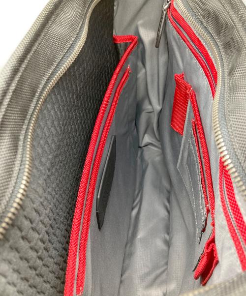 TUMI（トゥミ）TUMI (トゥミ) Jarvisオリジナルトートバッグ ブラック×レッドの古着・服飾アイテム