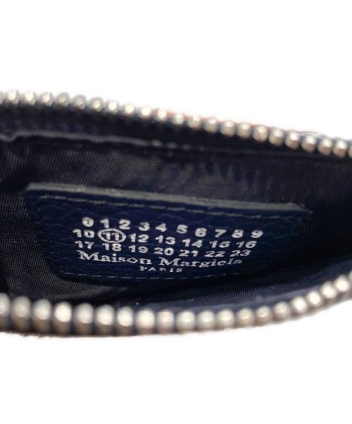 Maison Margiela（メゾンマルジェラ）Maison Margiela (メゾンマルジェラ) フラグメントケース ネイビーの古着・服飾アイテム
