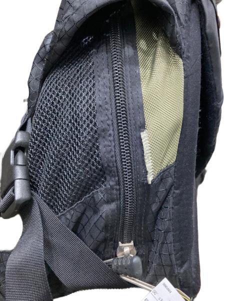 OAKLEY（オークリー）OAKLEY (オークリー) 00’sアイコンバックパック/リュック カーキ×ブラックの古着・服飾アイテム