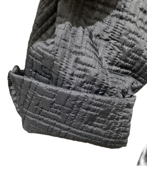 FENDI（フェンディ）FENDI (フェンディ) ズッカ柄キルティングコート ブラック サイズ:44の古着・服飾アイテム