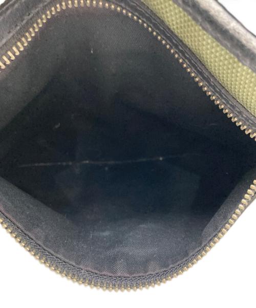 Vivienne Westwood（ヴィヴィアンウエストウッド）Vivienne Westwood (ヴィヴィアンウエストウッド) ボディーバッグ カーキの古着・服飾アイテム