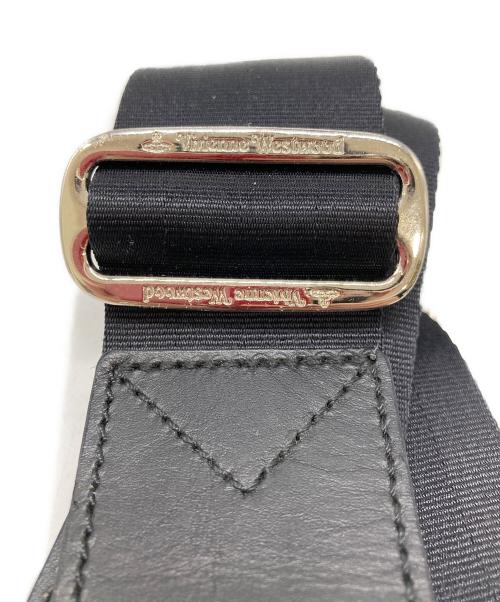 Vivienne Westwood（ヴィヴィアンウエストウッド）Vivienne Westwood (ヴィヴィアンウエストウッド) ボディーバッグ カーキの古着・服飾アイテム