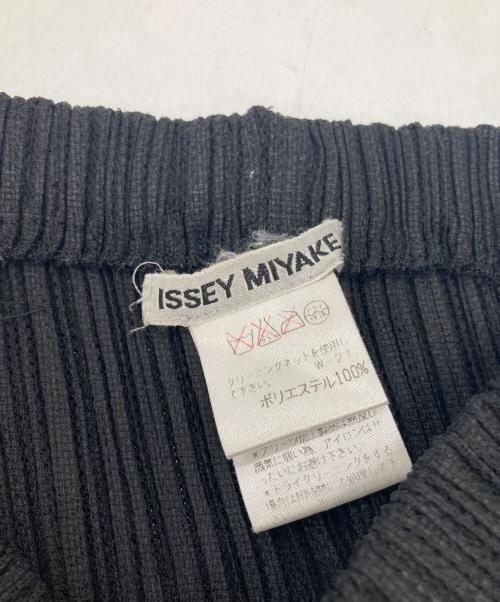 ISSEY MIYAKE（イッセイミヤケ）ISSEY MIYAKE (イッセイミヤケ) プリーツパンツ ブラック サイズ:Ｍの古着・服飾アイテム