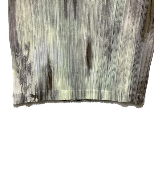 ISSEY MIYAKE（イッセイミヤケ）ISSEY MIYAKE (イッセイミヤケ) 総柄プリーツノースリーブカットソー グリーン×グレー サイズ:Mの古着・服飾アイテム