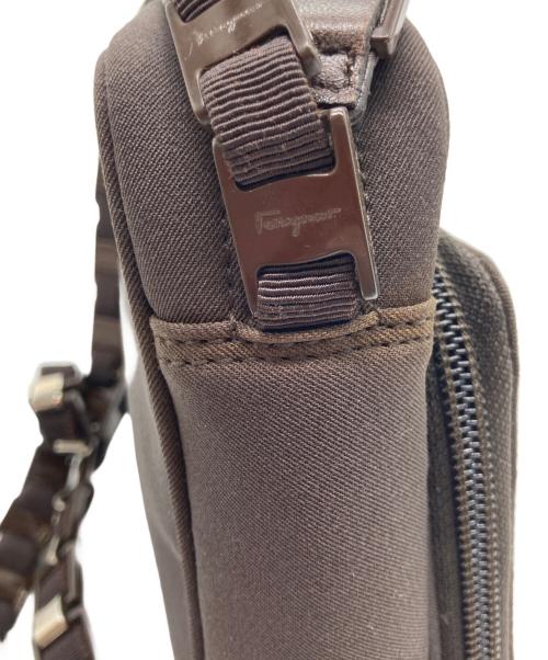 Salvatore Ferragamo（サルヴァトーレ フェラガモ）Salvatore Ferragamo (サルヴァトーレ フェラガモ) ショルダーバッグ ブラウンの古着・服飾アイテム