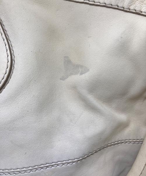 GIVENCHY（ジバンシィ）GIVENCHY (ジバンシィ) スタッズトートバッグ ホワイトの古着・服飾アイテム