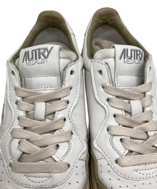 AUTRY（オートリ―）AUTRY (オートリ―) MEDALIST LOW / ローカットスニーカー ベージュ サイズ:38の古着・服飾アイテム