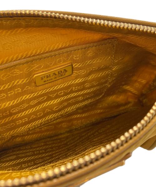 PRADA（プラダ）PRADA (プラダ) ロゴプレート ナイロンハンドバッグ イエローの古着・服飾アイテム