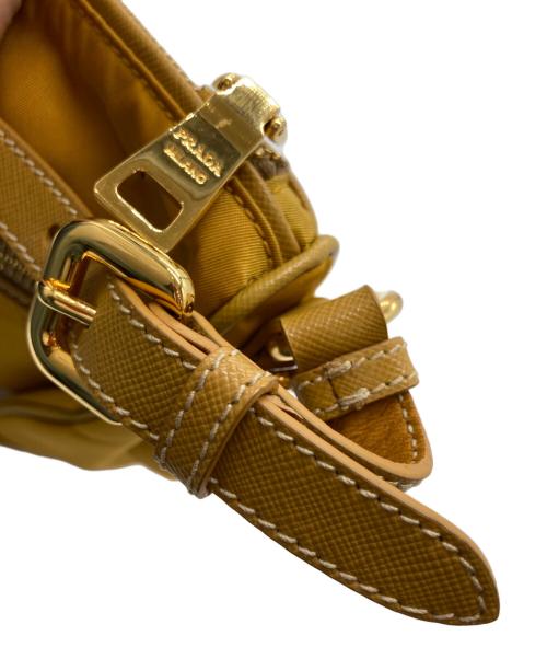 PRADA（プラダ）PRADA (プラダ) ロゴプレート ナイロンハンドバッグ イエローの古着・服飾アイテム